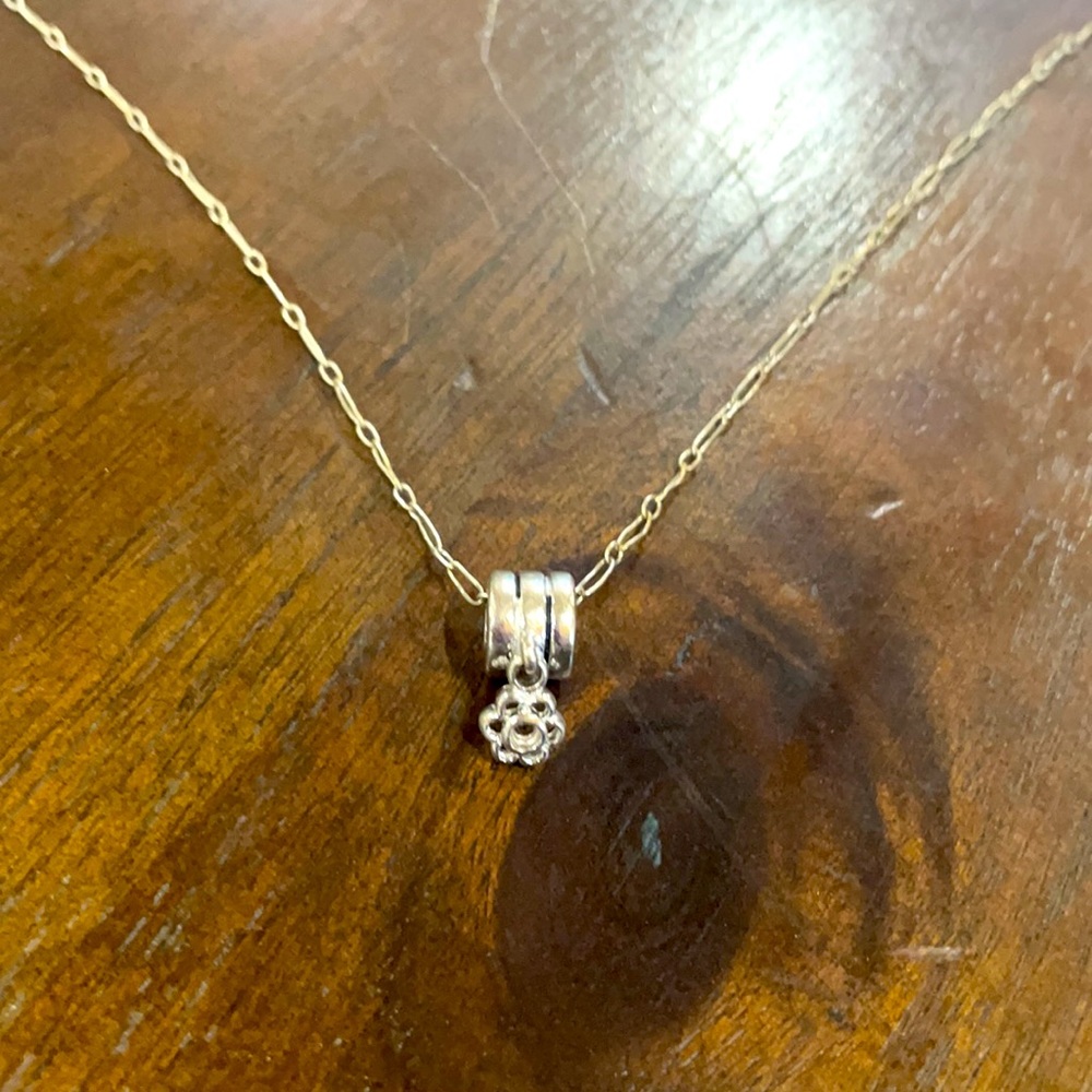 Sterling silver flower pendant necklace